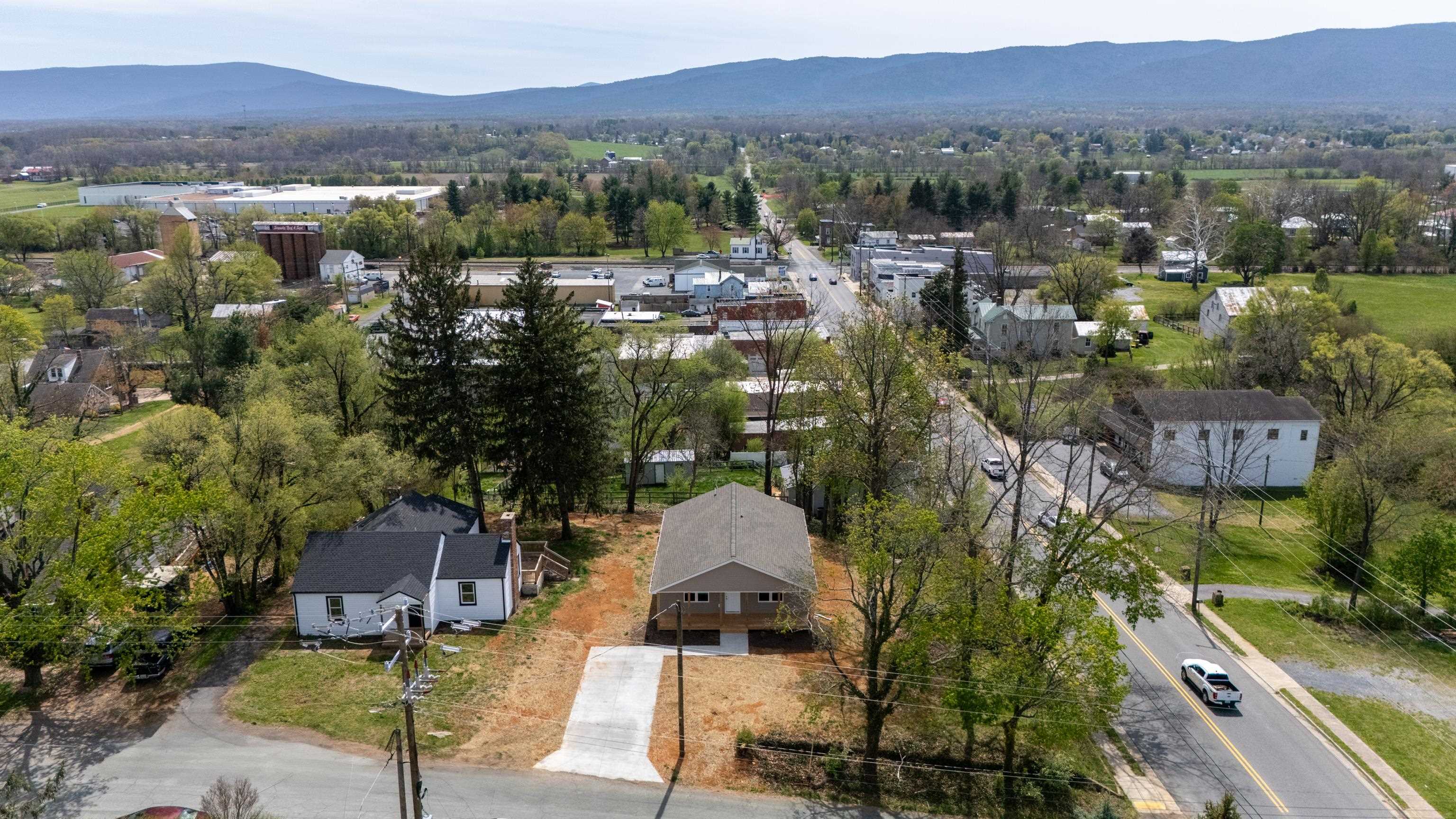 7 WEST HIGH ST, STUARTS DRAFT, Virginia 24477, 3 Bedrooms Bedrooms, ,2 BathroomsBathrooms,Residential,7 WEST HIGH ST,676243 MLS # 676243