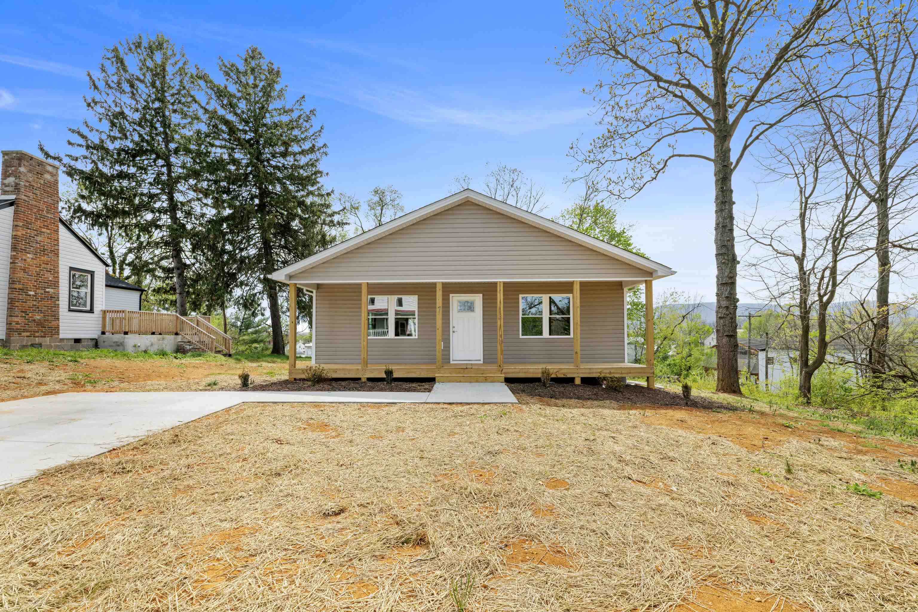 7 WEST HIGH ST, STUARTS DRAFT, Virginia 24477, 3 Bedrooms Bedrooms, ,2 BathroomsBathrooms,Residential,7 WEST HIGH ST,676243 MLS # 676243