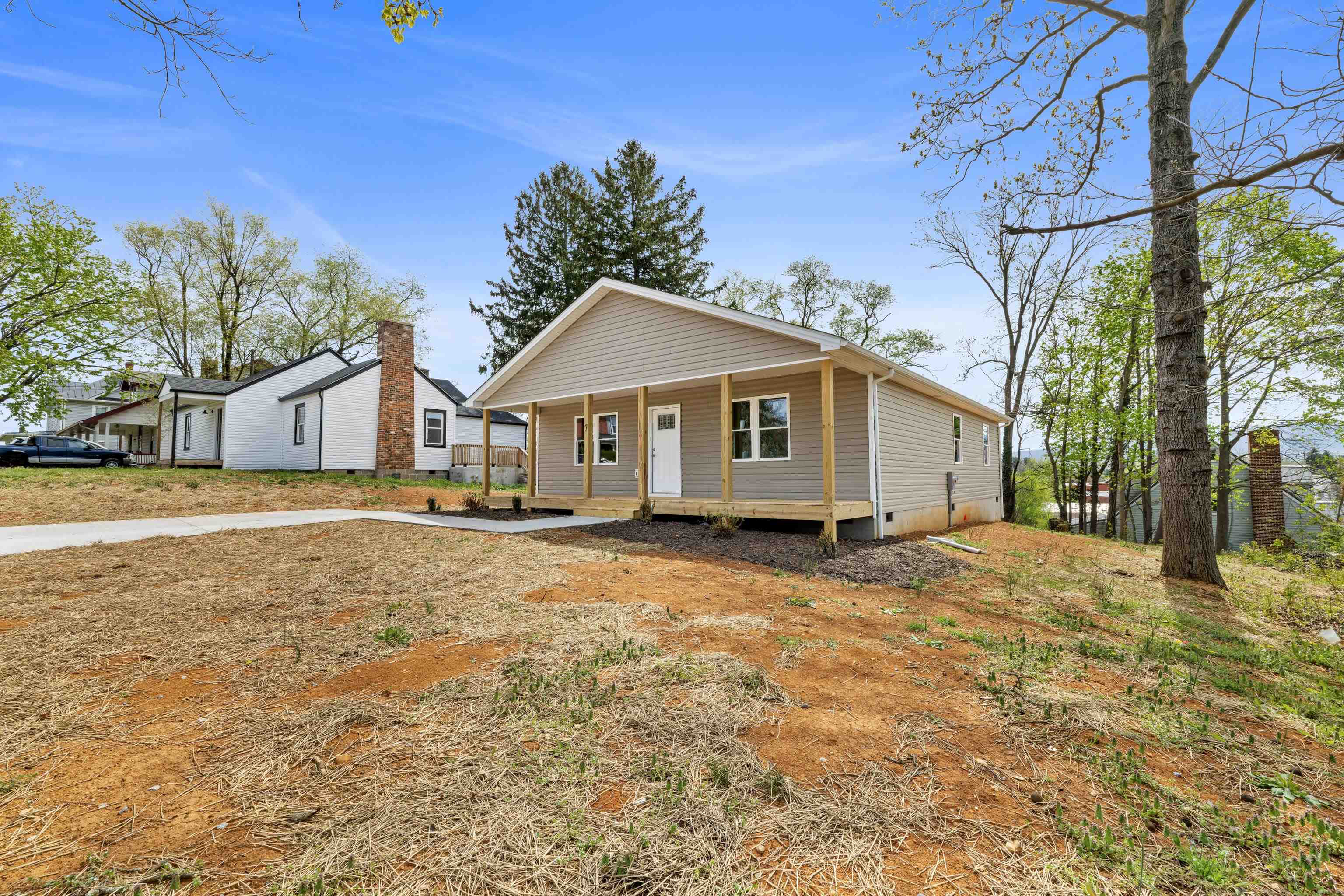 7 WEST HIGH ST, STUARTS DRAFT, Virginia 24477, 3 Bedrooms Bedrooms, ,2 BathroomsBathrooms,Residential,7 WEST HIGH ST,676243 MLS # 676243