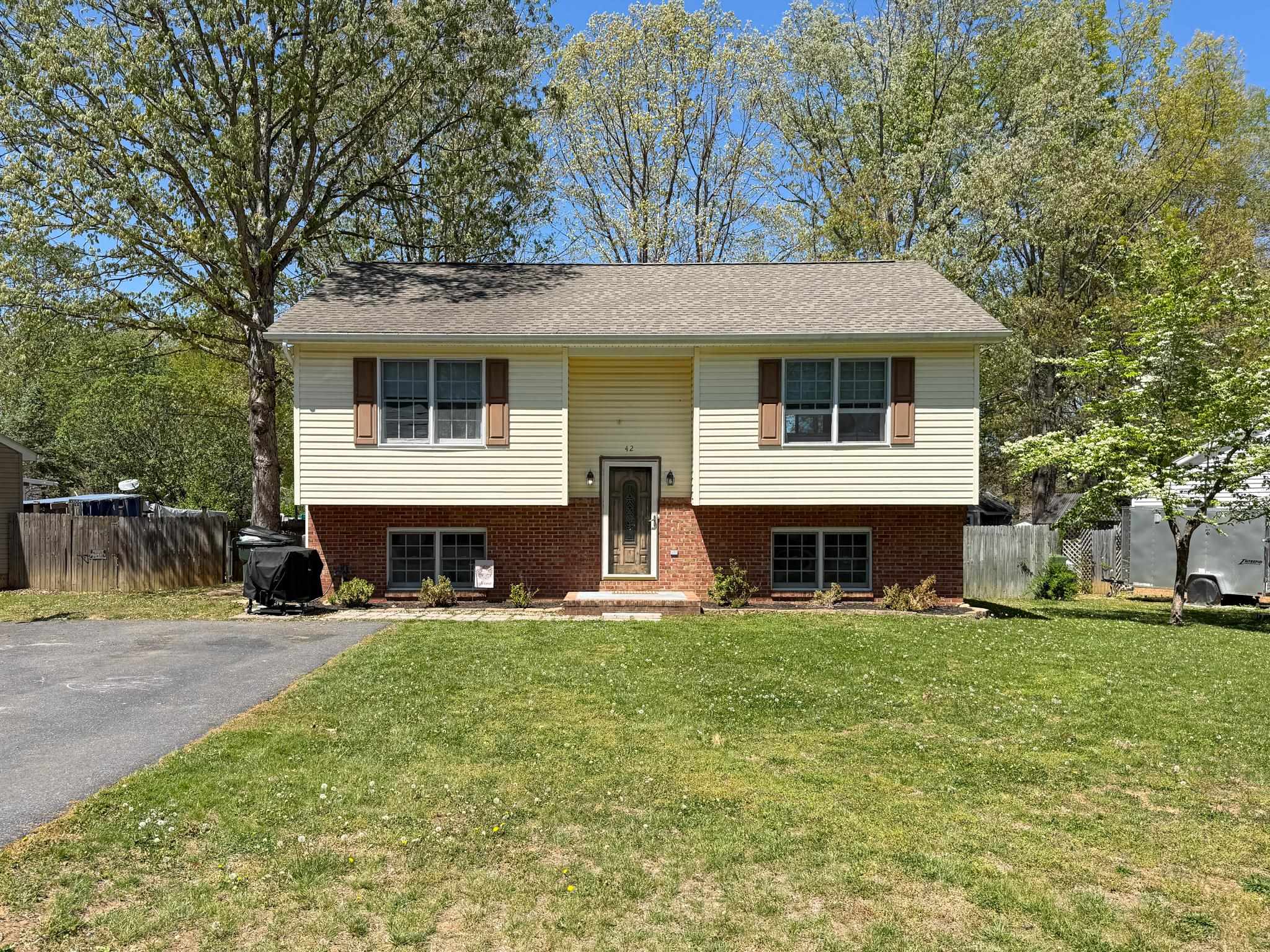 42 CANTON LN, STUARTS DRAFT, Virginia 24477, 4 Bedrooms Bedrooms, ,2 BathroomsBathrooms,Residential,42 CANTON LN,676250 MLS # 676250