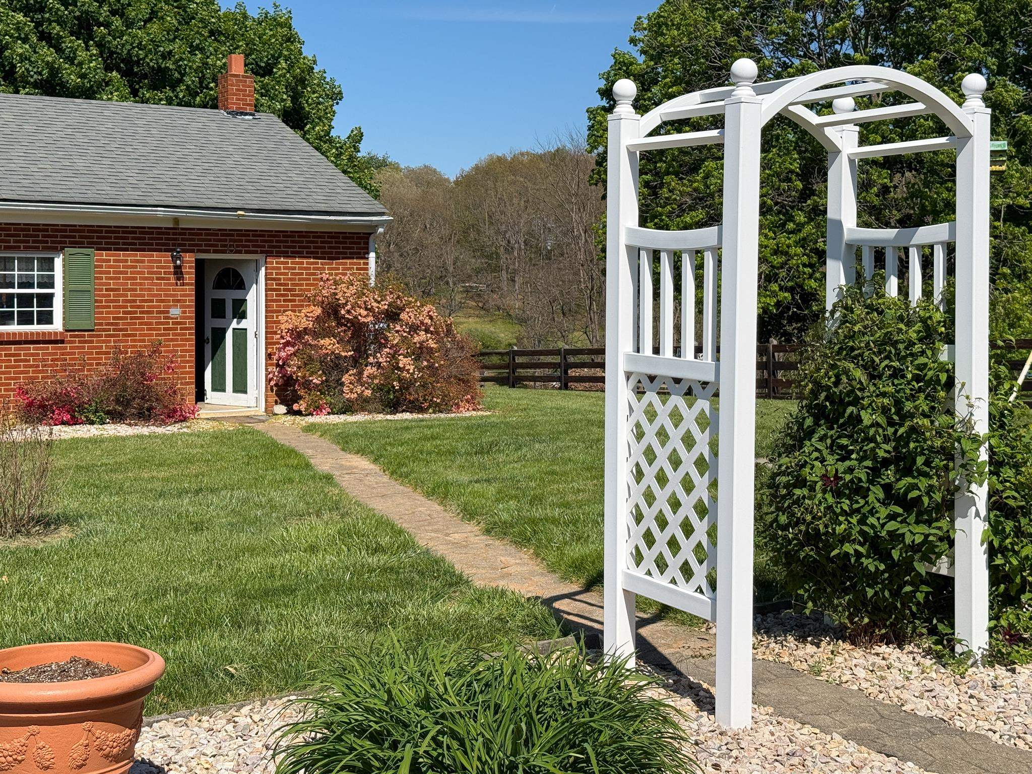 134 GREENVILLE SCHOOL RD, GREENVILLE, Virginia 24440, 3 Bedrooms Bedrooms, ,2 BathroomsBathrooms,Residential,134 GREENVILLE SCHOOL RD,676252 MLS # 676252