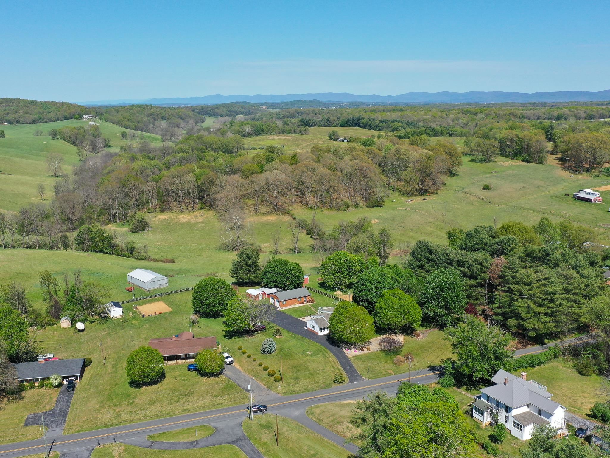 134 GREENVILLE SCHOOL RD, GREENVILLE, Virginia 24440, 3 Bedrooms Bedrooms, ,2 BathroomsBathrooms,Residential,134 GREENVILLE SCHOOL RD,676252 MLS # 676252