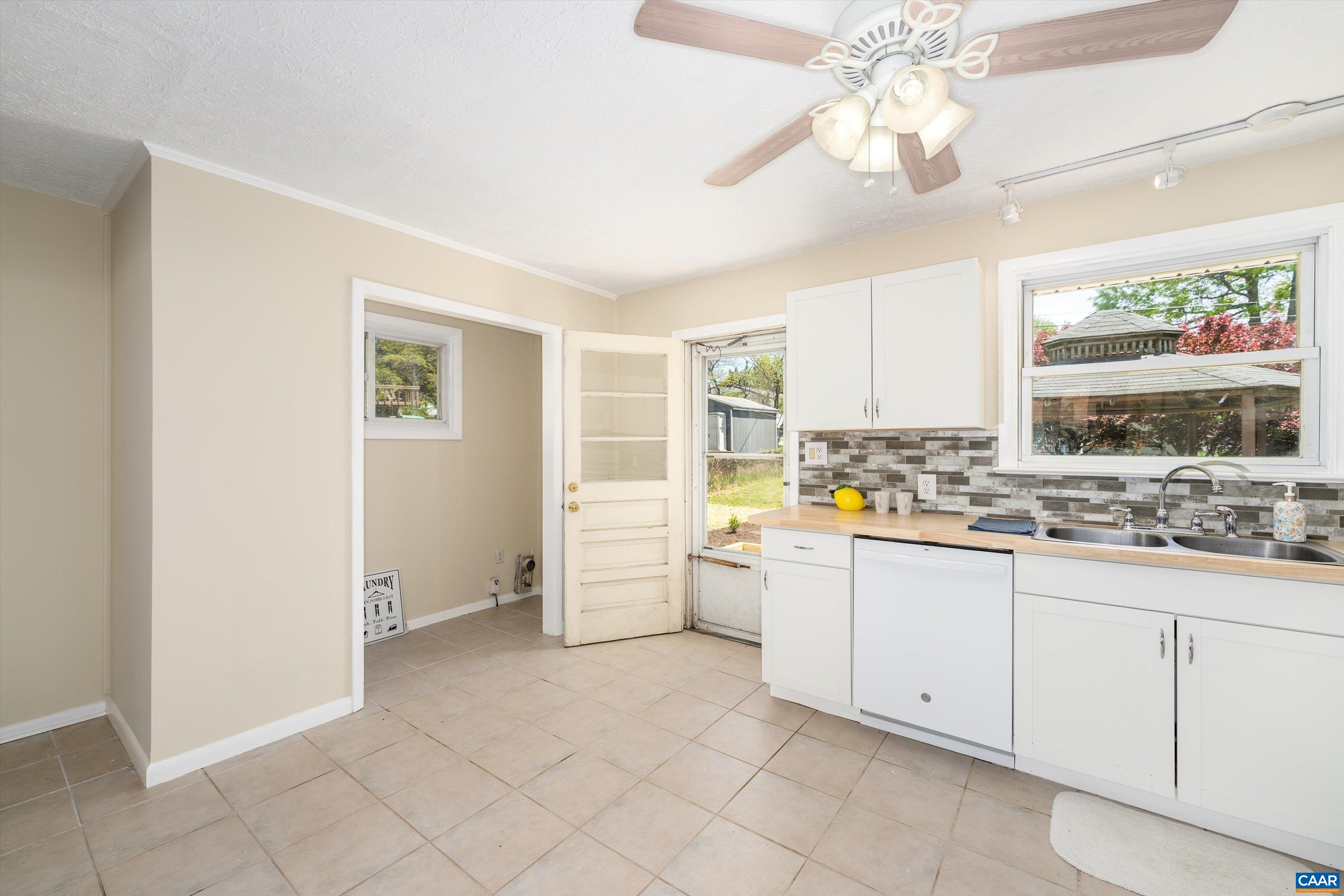 124 JAMES AVE, WAYNESBORO, Virginia 22980, 3 Bedrooms Bedrooms, ,1 BathroomBathrooms,Residential,124 JAMES AVE,676253 MLS # 676253