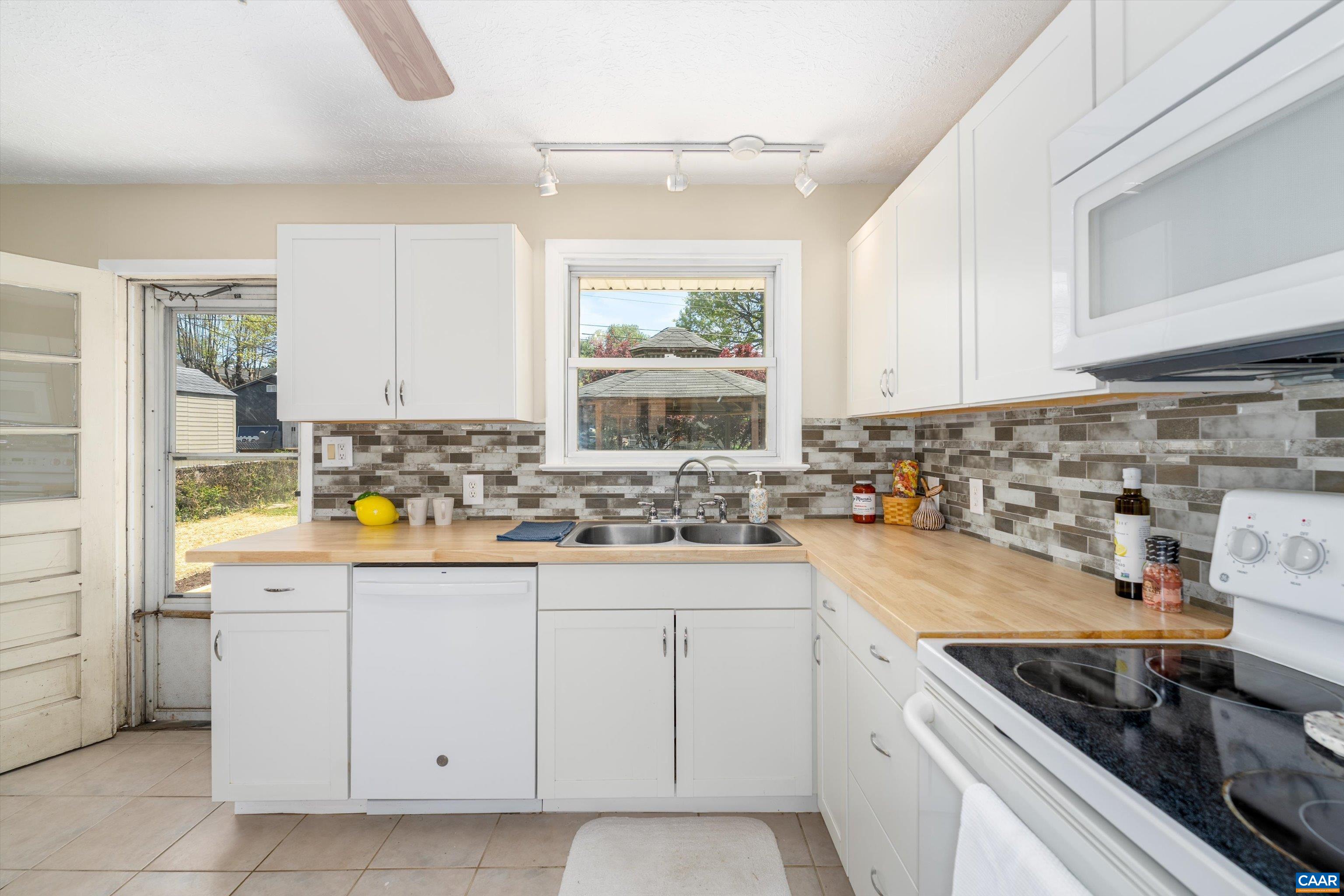 124 JAMES AVE, WAYNESBORO, Virginia 22980, 3 Bedrooms Bedrooms, ,1 BathroomBathrooms,Residential,124 JAMES AVE,676253 MLS # 676253