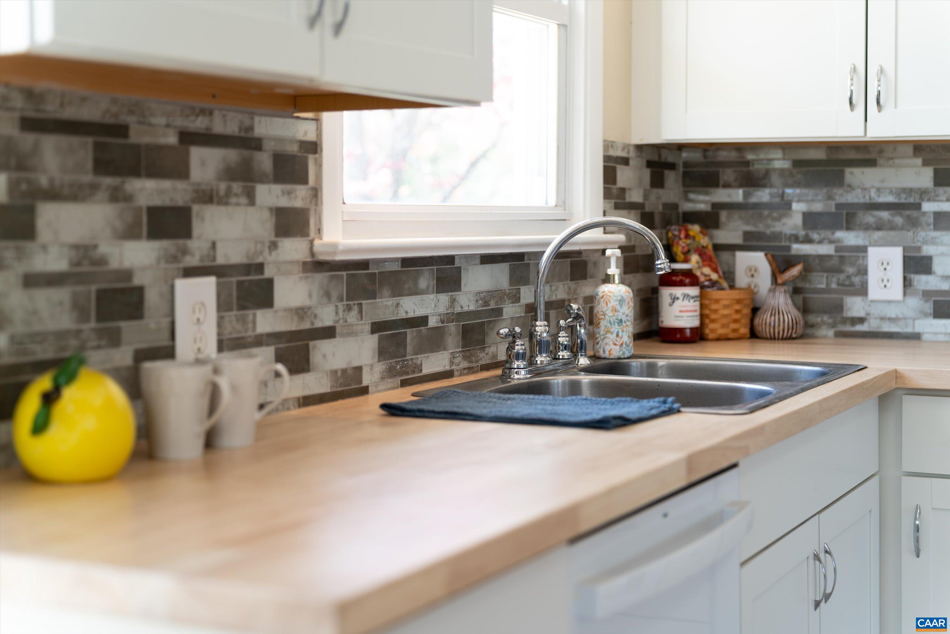 124 JAMES AVE, WAYNESBORO, Virginia 22980, 3 Bedrooms Bedrooms, ,1 BathroomBathrooms,Residential,124 JAMES AVE,676253 MLS # 676253