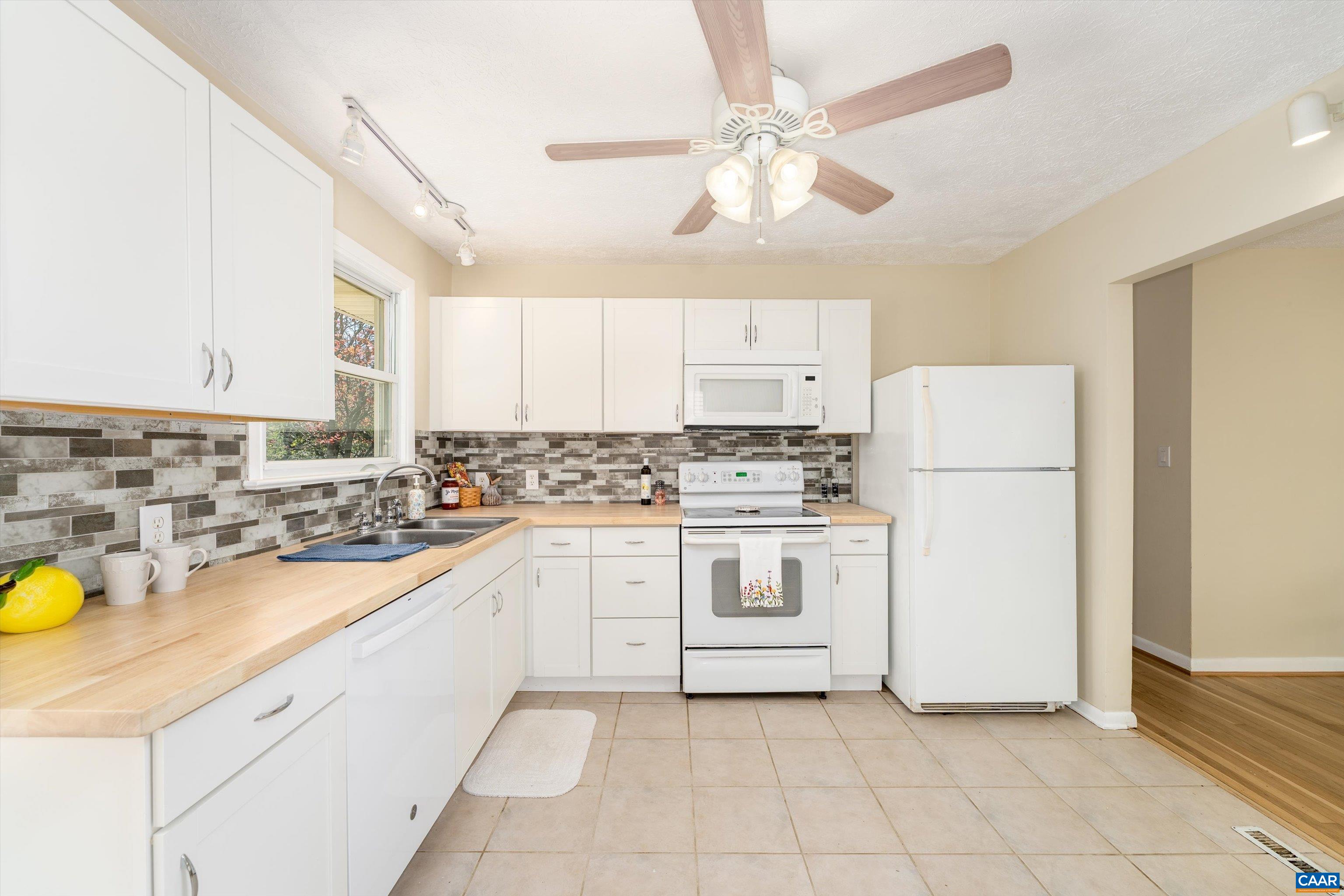 124 JAMES AVE, WAYNESBORO, Virginia 22980, 3 Bedrooms Bedrooms, ,1 BathroomBathrooms,Residential,124 JAMES AVE,676253 MLS # 676253