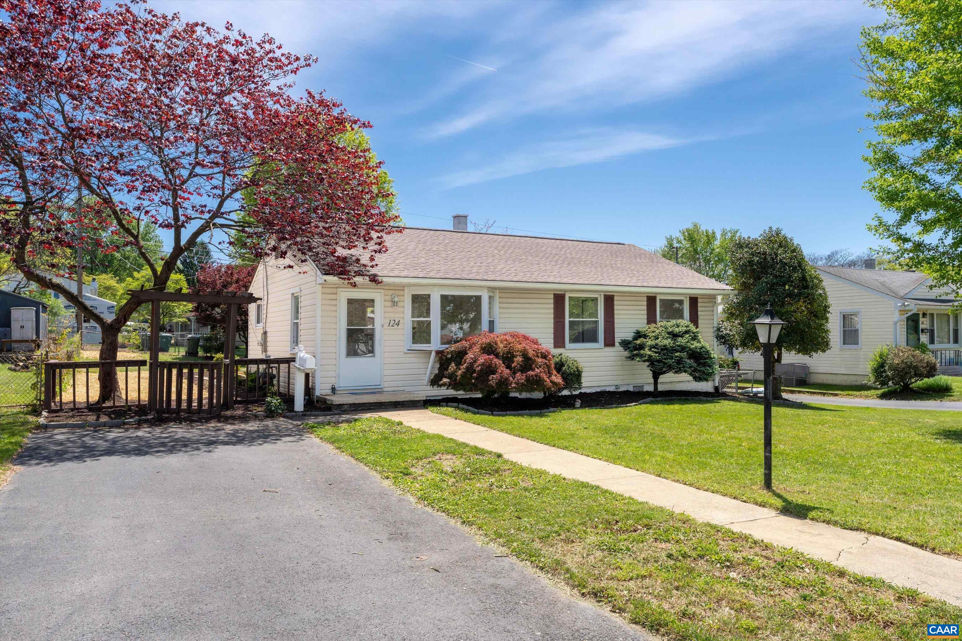 124 JAMES AVE, WAYNESBORO, Virginia 22980, 3 Bedrooms Bedrooms, ,1 BathroomBathrooms,Residential,124 JAMES AVE,676253 MLS # 676253