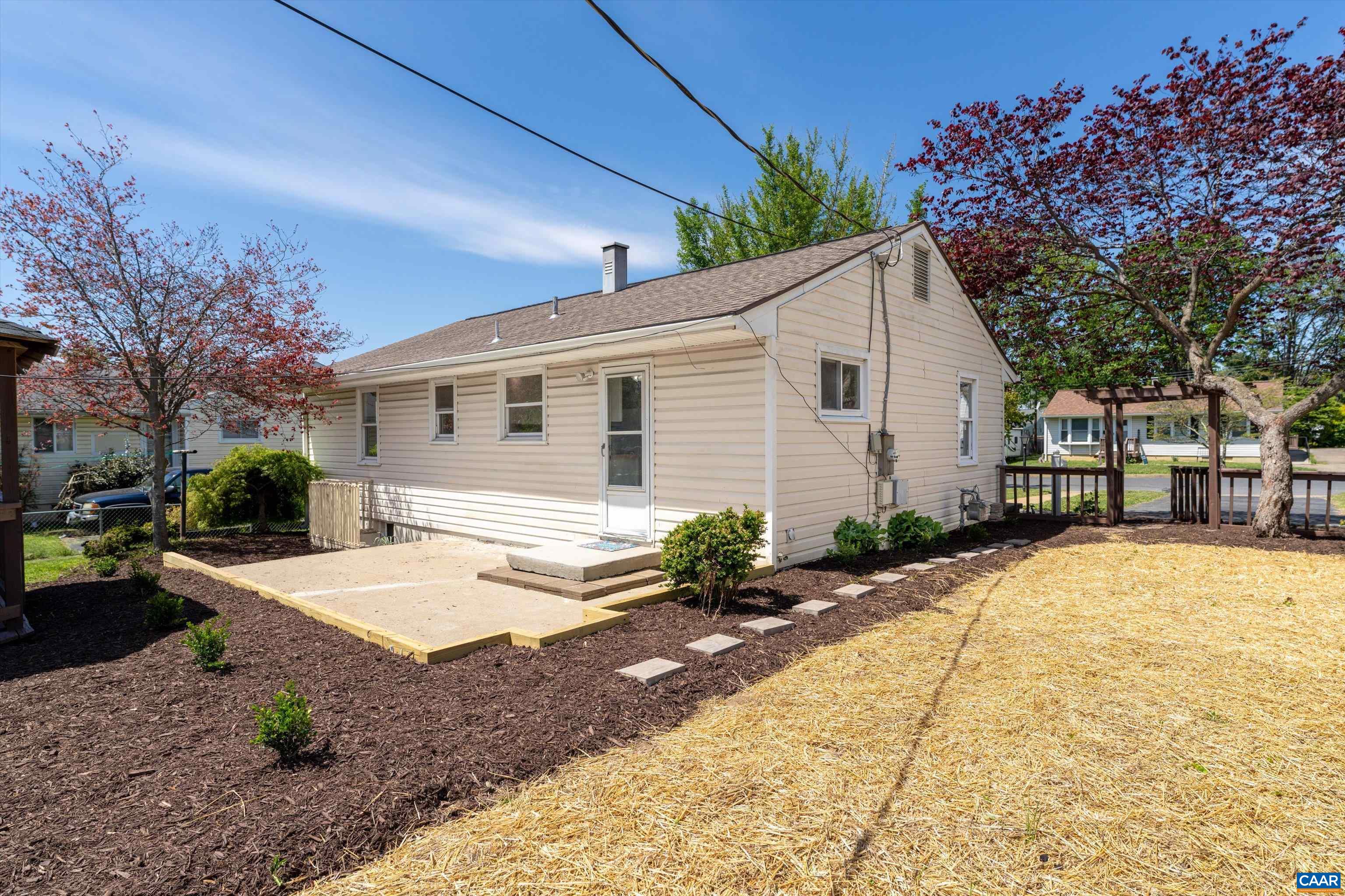 124 JAMES AVE, WAYNESBORO, Virginia 22980, 3 Bedrooms Bedrooms, ,1 BathroomBathrooms,Residential,124 JAMES AVE,676253 MLS # 676253