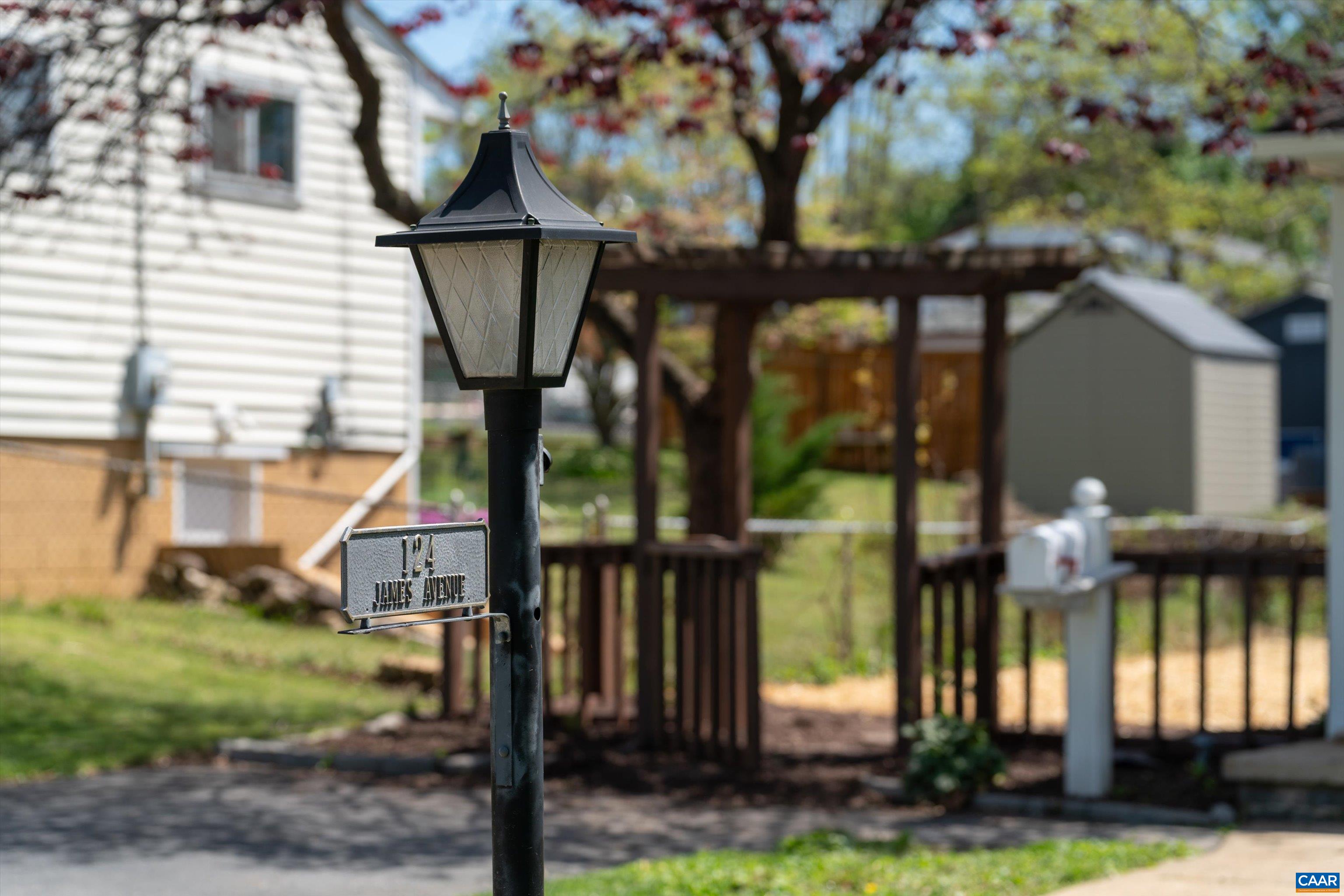 124 JAMES AVE, WAYNESBORO, Virginia 22980, 3 Bedrooms Bedrooms, ,1 BathroomBathrooms,Residential,124 JAMES AVE,676253 MLS # 676253