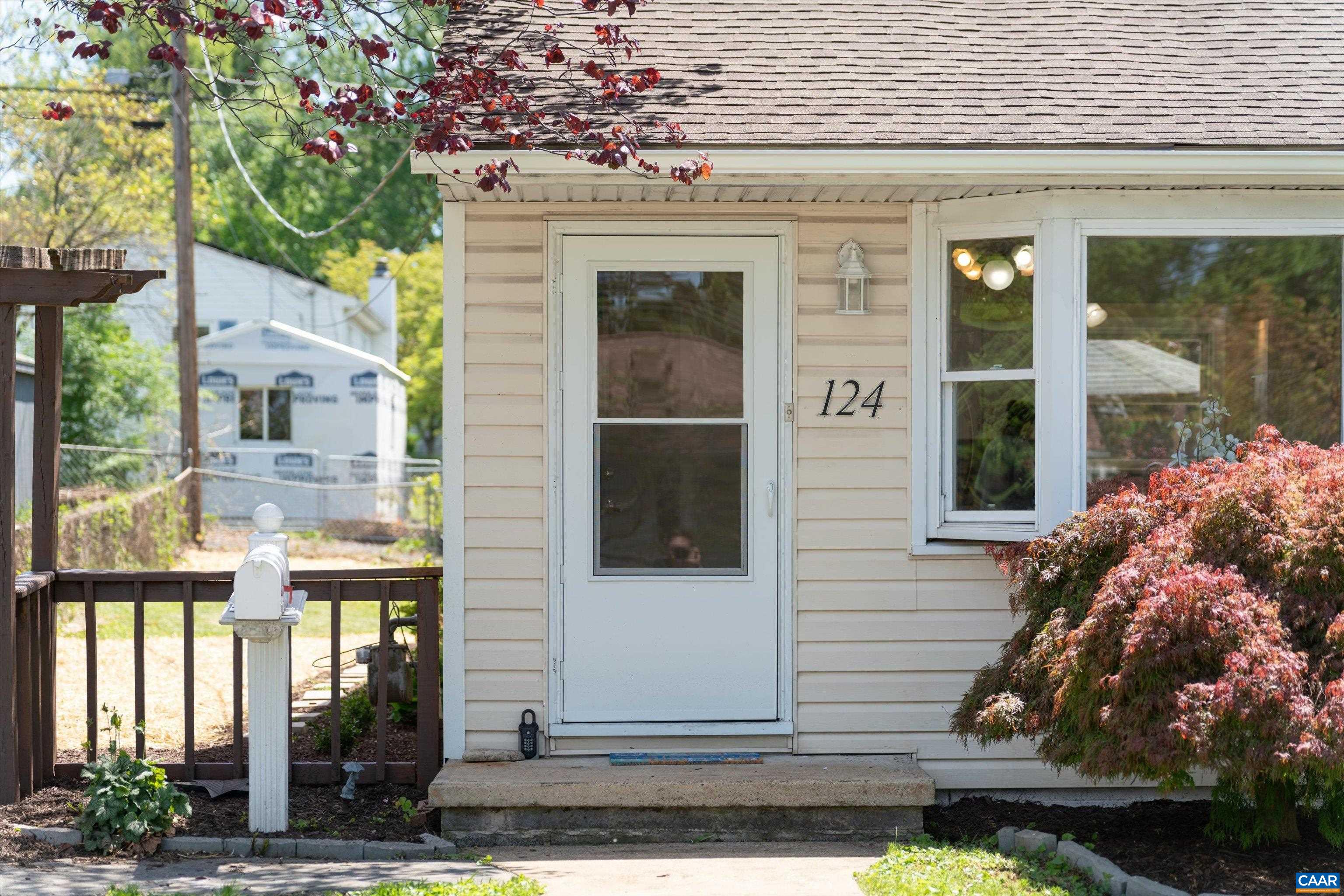 124 JAMES AVE, WAYNESBORO, Virginia 22980, 3 Bedrooms Bedrooms, ,1 BathroomBathrooms,Residential,124 JAMES AVE,676253 MLS # 676253