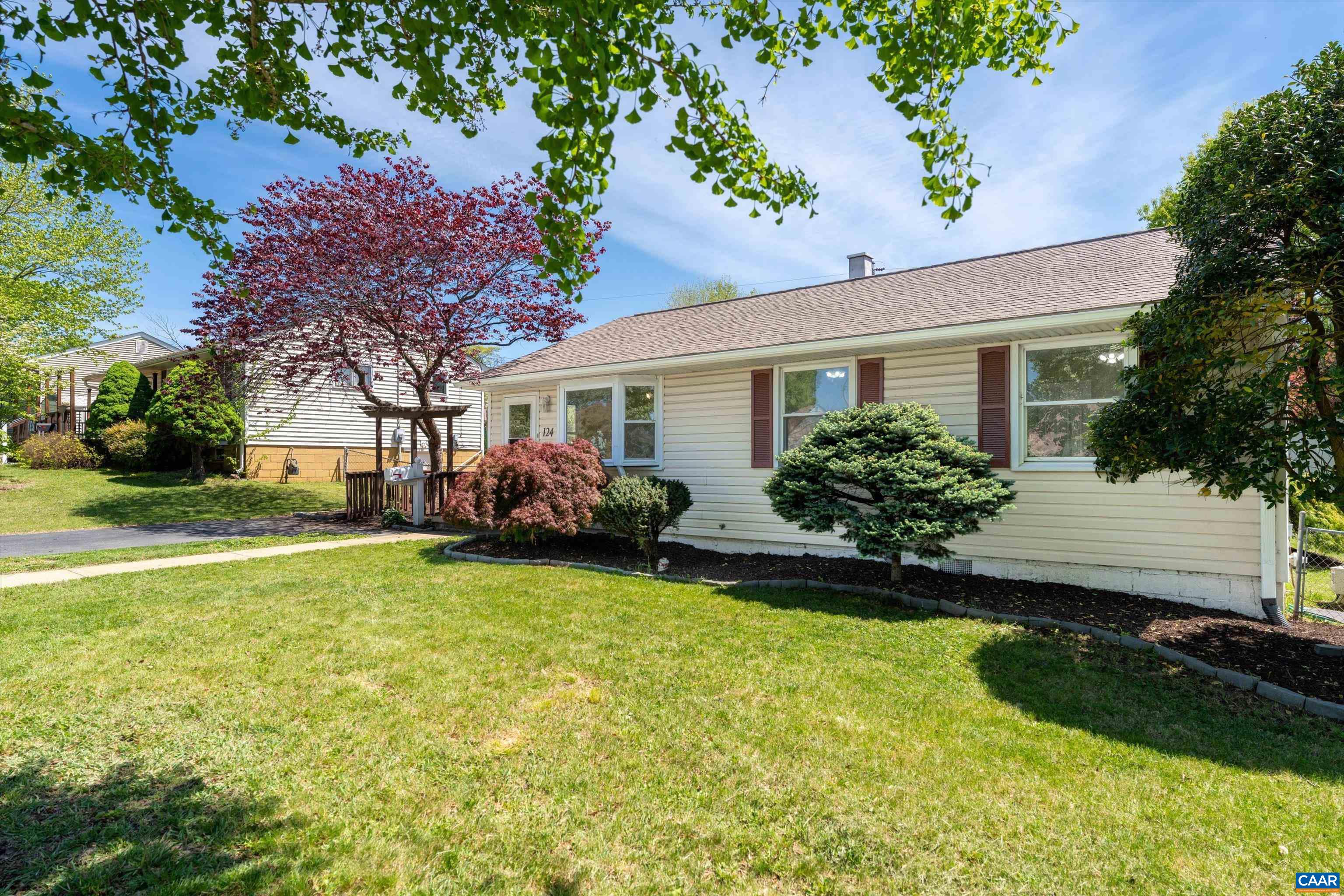 124 JAMES AVE, WAYNESBORO, Virginia 22980, 3 Bedrooms Bedrooms, ,1 BathroomBathrooms,Residential,124 JAMES AVE,676253 MLS # 676253