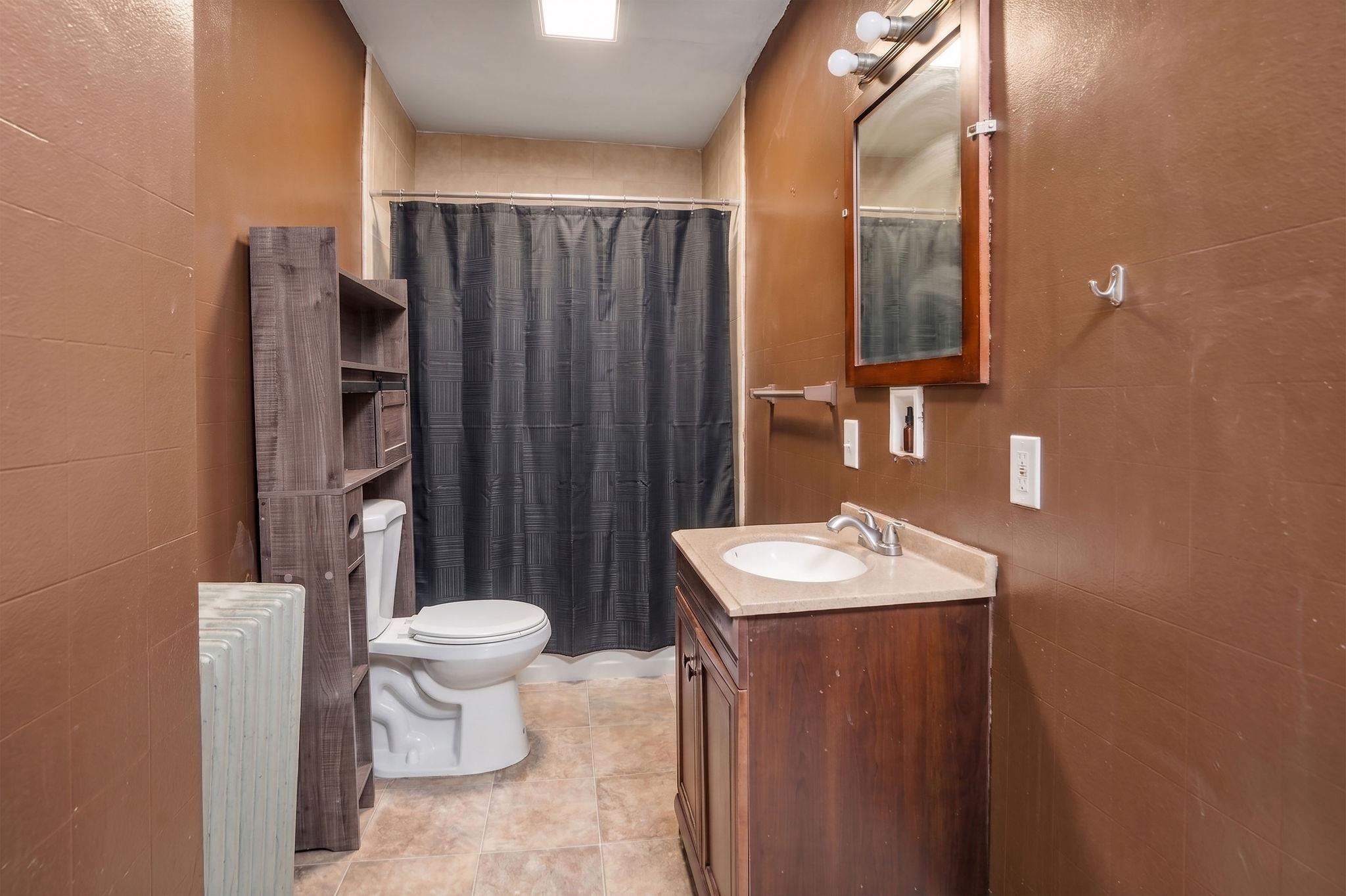 TENANTS PERSONAL PROPERTY DIGITALLY REMOVED FROM PHOTO