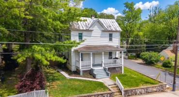 650 ALLEGHANY AVE, STAUNTON, Virginia 24401, ,Residential,650 ALLEGHANY AVE,676259 MLS # 676259