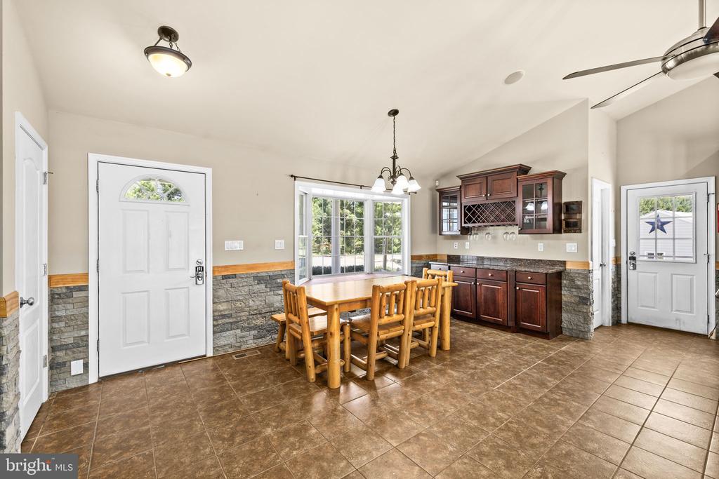 12615 POST OAK RD, SPOTSYLVANIA, Virginia 22551, 3 Bedrooms Bedrooms, ,3 BathroomsBathrooms,Residential,12615 POST OAK RD,VASP2039676 MLS # VASP2039676