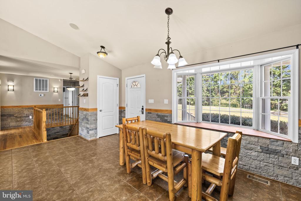 12615 POST OAK RD, SPOTSYLVANIA, Virginia 22551, 3 Bedrooms Bedrooms, ,3 BathroomsBathrooms,Residential,12615 POST OAK RD,VASP2039676 MLS # VASP2039676