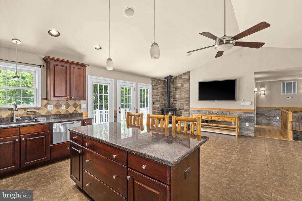 12615 POST OAK RD, SPOTSYLVANIA, Virginia 22551, 3 Bedrooms Bedrooms, ,3 BathroomsBathrooms,Residential,12615 POST OAK RD,VASP2039676 MLS # VASP2039676