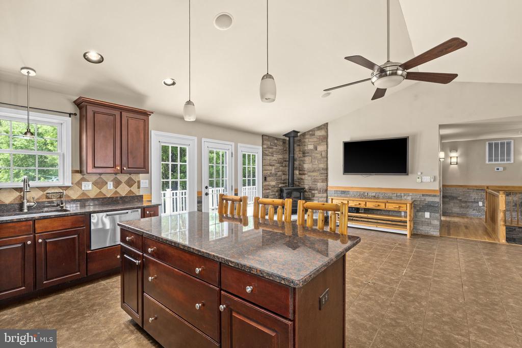 12615 POST OAK RD, SPOTSYLVANIA, Virginia 22551, 3 Bedrooms Bedrooms, ,3 BathroomsBathrooms,Residential,12615 POST OAK RD,VASP2039676 MLS # VASP2039676