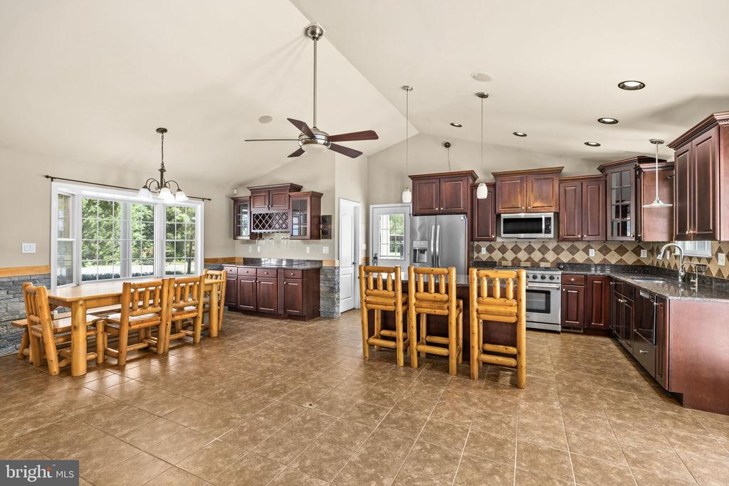 12615 POST OAK RD, SPOTSYLVANIA, Virginia 22551, 3 Bedrooms Bedrooms, ,3 BathroomsBathrooms,Residential,12615 POST OAK RD,VASP2039676 MLS # VASP2039676