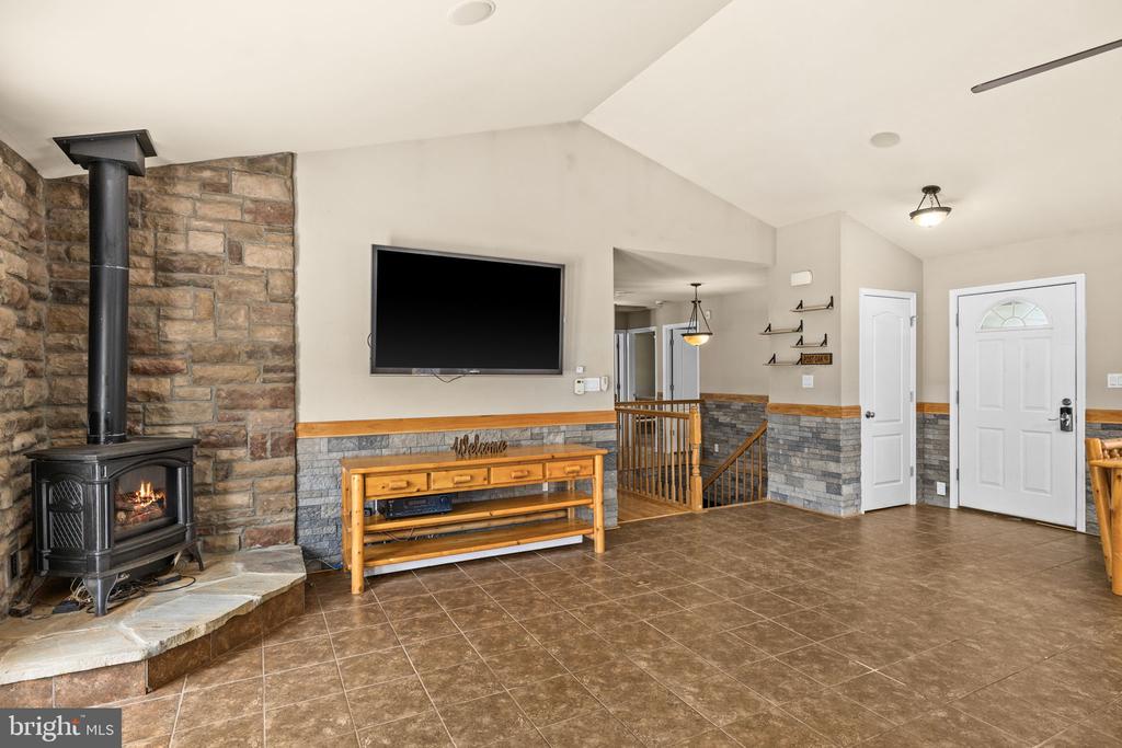 12615 POST OAK RD, SPOTSYLVANIA, Virginia 22551, 3 Bedrooms Bedrooms, ,3 BathroomsBathrooms,Residential,12615 POST OAK RD,VASP2039676 MLS # VASP2039676