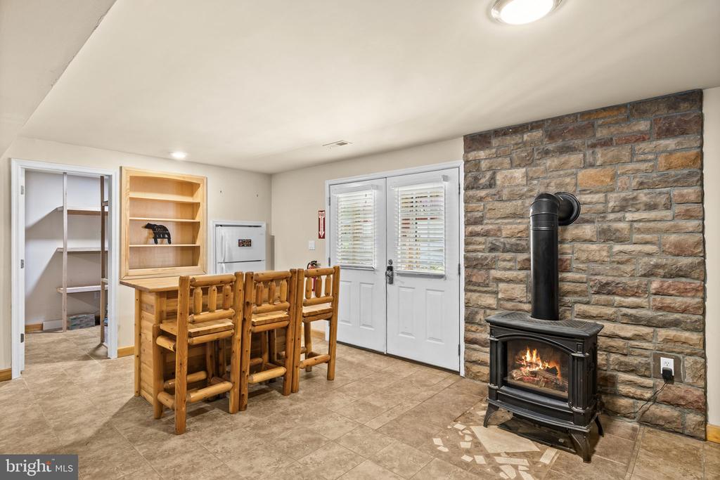 12615 POST OAK RD, SPOTSYLVANIA, Virginia 22551, 3 Bedrooms Bedrooms, ,3 BathroomsBathrooms,Residential,12615 POST OAK RD,VASP2039676 MLS # VASP2039676