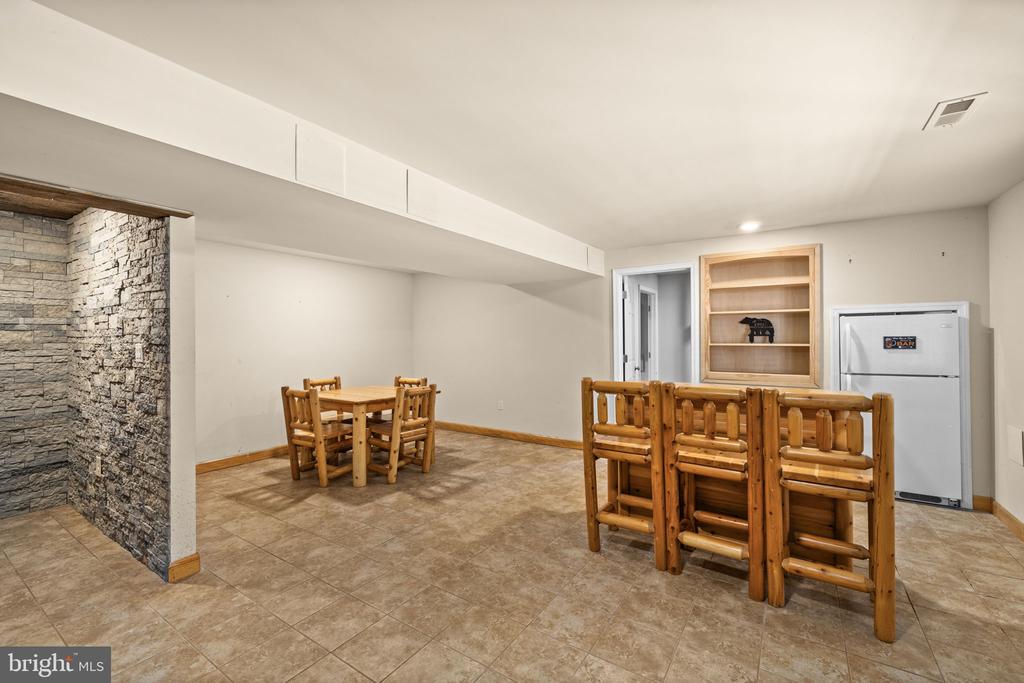 12615 POST OAK RD, SPOTSYLVANIA, Virginia 22551, 3 Bedrooms Bedrooms, ,3 BathroomsBathrooms,Residential,12615 POST OAK RD,VASP2039676 MLS # VASP2039676