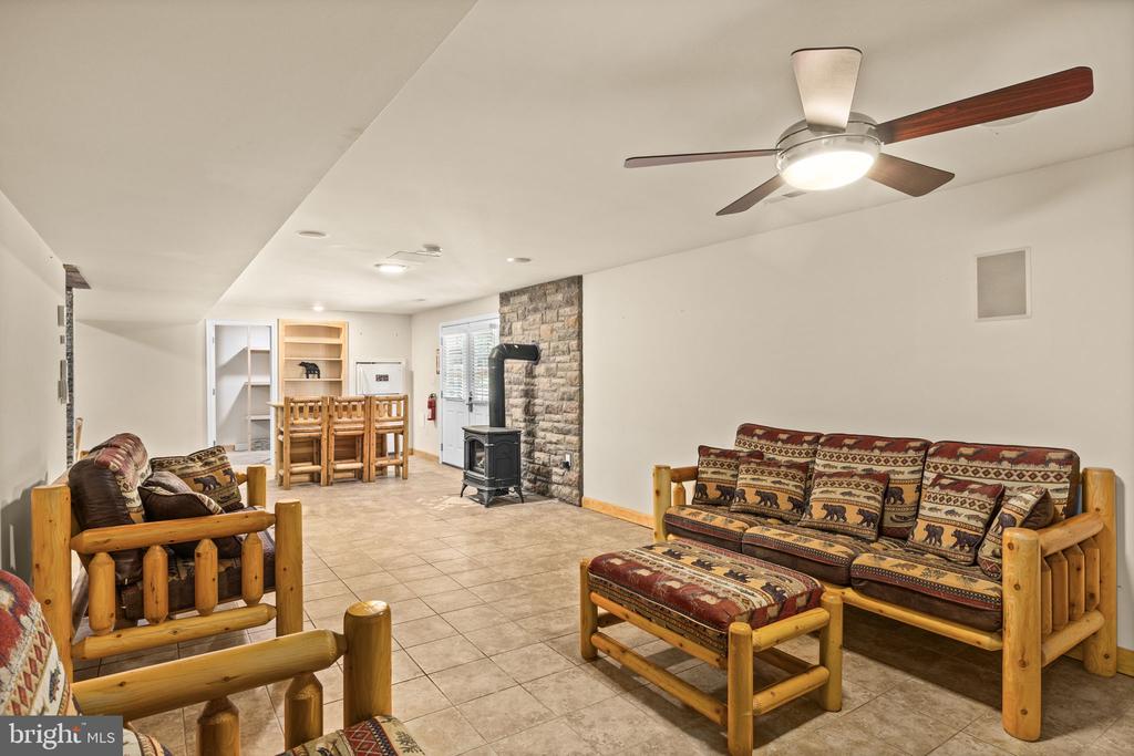 12615 POST OAK RD, SPOTSYLVANIA, Virginia 22551, 3 Bedrooms Bedrooms, ,3 BathroomsBathrooms,Residential,12615 POST OAK RD,VASP2039676 MLS # VASP2039676