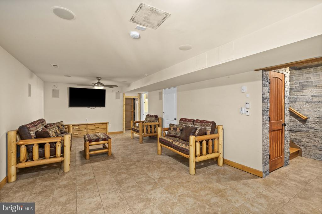 12615 POST OAK RD, SPOTSYLVANIA, Virginia 22551, 3 Bedrooms Bedrooms, ,3 BathroomsBathrooms,Residential,12615 POST OAK RD,VASP2039676 MLS # VASP2039676