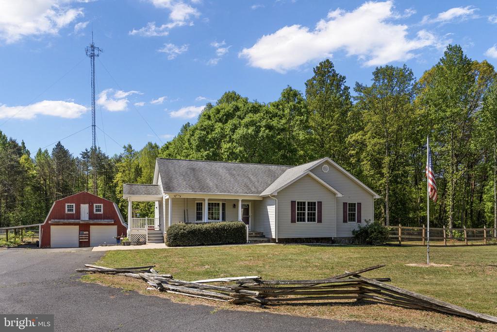 12615 POST OAK RD, SPOTSYLVANIA, Virginia 22551, 3 Bedrooms Bedrooms, ,3 BathroomsBathrooms,Residential,12615 POST OAK RD,VASP2039676 MLS # VASP2039676