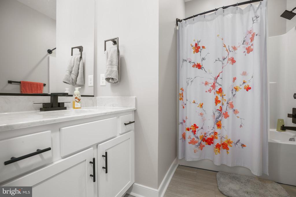 244 SECLUSION SHORES DR, MINERAL, Virginia 23117, 3 Bedrooms Bedrooms, ,2 BathroomsBathrooms,Residential,244 SECLUSION SHORES DR,VALA2009540 MLS # VALA2009540