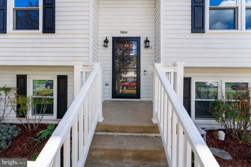 10844 BLAKE LN, BEALETON, Virginia 22712, 5 Bedrooms Bedrooms, ,3 BathroomsBathrooms,Residential,10844 BLAKE LN,VAFQ2021528 MLS # VAFQ2021528