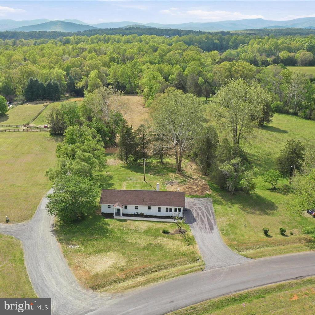 2502 HOLLY SPRINGS, AMISSVILLE, Virginia 20106, 4 Bedrooms Bedrooms, ,3 BathroomsBathrooms,Residential,2502 HOLLY SPRINGS,VACU2013304 MLS # VACU2013304