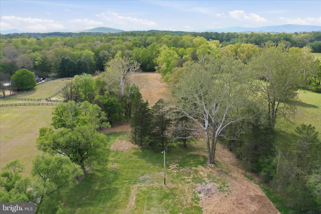 2502 HOLLY SPRINGS, AMISSVILLE, Virginia 20106, 4 Bedrooms Bedrooms, ,3 BathroomsBathrooms,Residential,2502 HOLLY SPRINGS,VACU2013304 MLS # VACU2013304