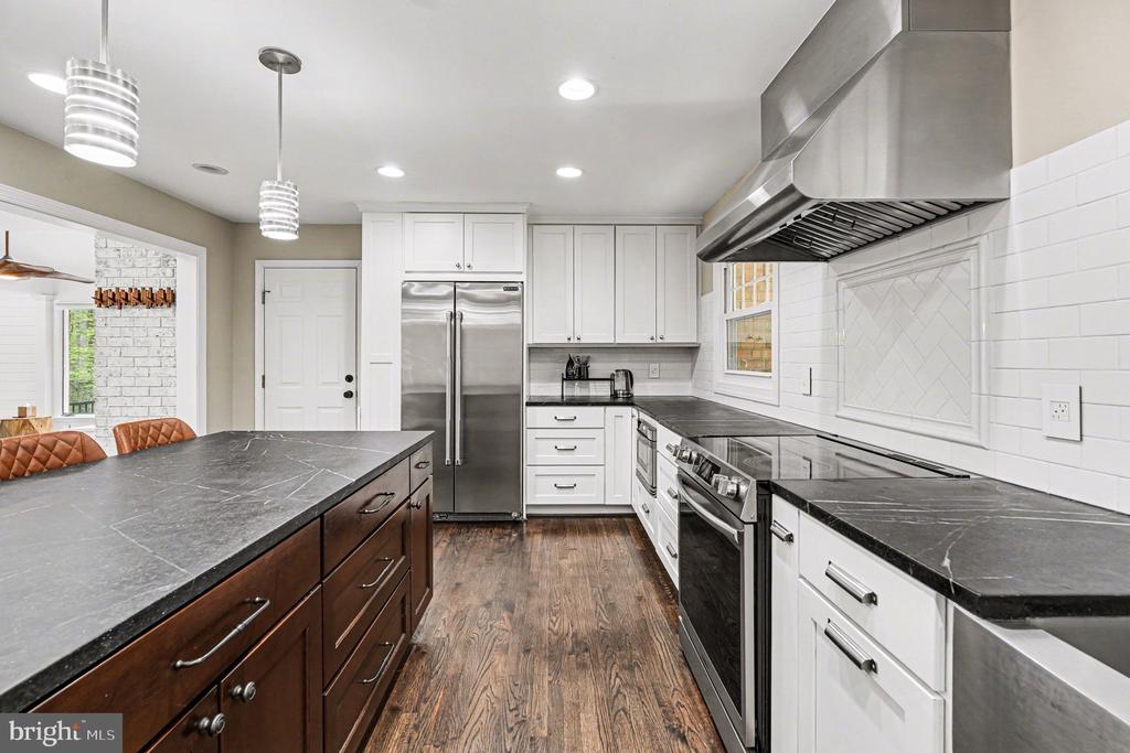 7 RIVER BLUFFS DR, FREDERICKSBURG, Virginia 22407, 4 Bedrooms Bedrooms, ,2 BathroomsBathrooms,Residential,7 RIVER BLUFFS DR,VASP2040956 MLS # VASP2040956