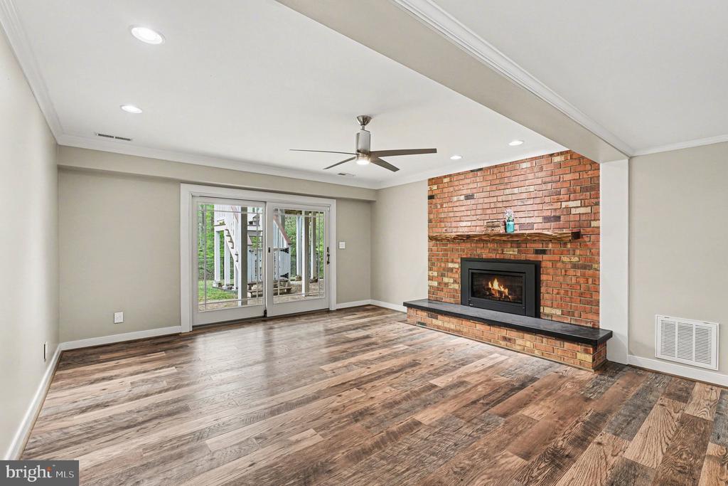 7 RIVER BLUFFS DR, FREDERICKSBURG, Virginia 22407, 4 Bedrooms Bedrooms, ,2 BathroomsBathrooms,Residential,7 RIVER BLUFFS DR,VASP2040956 MLS # VASP2040956