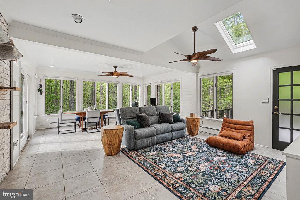 7 RIVER BLUFFS DR, FREDERICKSBURG, Virginia 22407, 4 Bedrooms Bedrooms, ,2 BathroomsBathrooms,Residential,7 RIVER BLUFFS DR,VASP2040956 MLS # VASP2040956