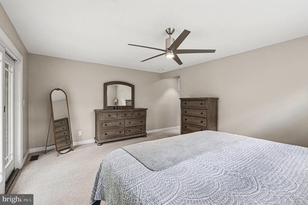 7 RIVER BLUFFS DR, FREDERICKSBURG, Virginia 22407, 4 Bedrooms Bedrooms, ,2 BathroomsBathrooms,Residential,7 RIVER BLUFFS DR,VASP2040956 MLS # VASP2040956