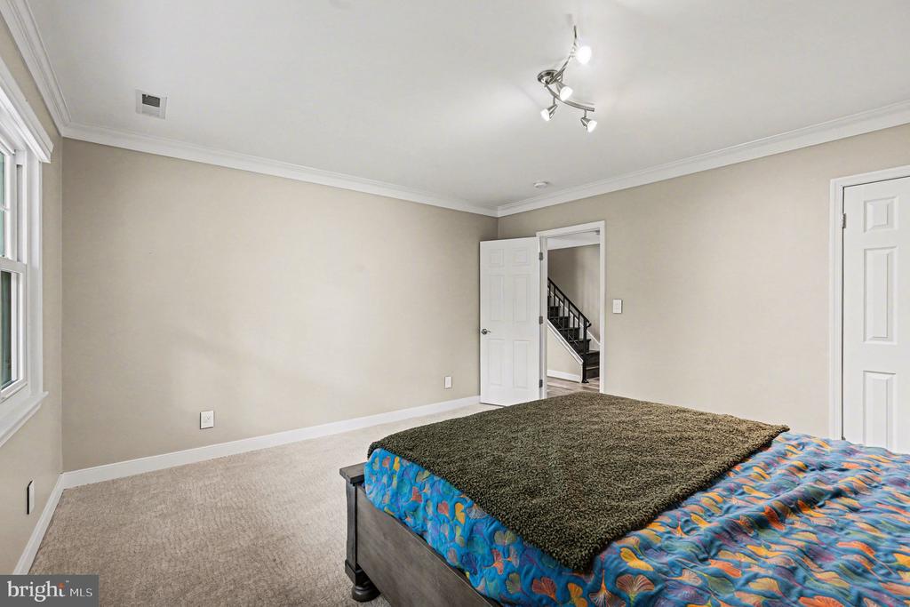 7 RIVER BLUFFS DR, FREDERICKSBURG, Virginia 22407, 4 Bedrooms Bedrooms, ,2 BathroomsBathrooms,Residential,7 RIVER BLUFFS DR,VASP2040956 MLS # VASP2040956