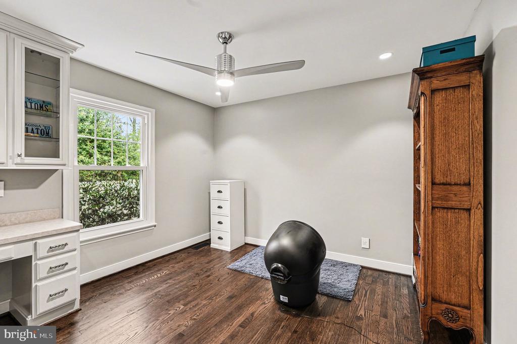 7 RIVER BLUFFS DR, FREDERICKSBURG, Virginia 22407, 4 Bedrooms Bedrooms, ,2 BathroomsBathrooms,Residential,7 RIVER BLUFFS DR,VASP2040956 MLS # VASP2040956