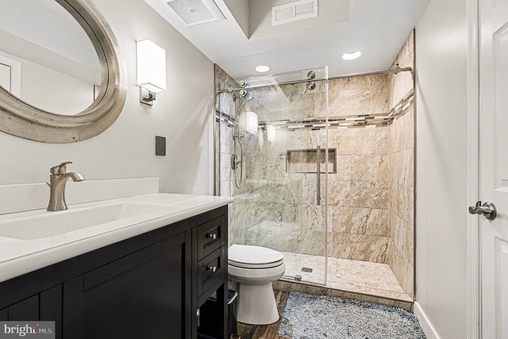 7 RIVER BLUFFS DR, FREDERICKSBURG, Virginia 22407, 4 Bedrooms Bedrooms, ,2 BathroomsBathrooms,Residential,7 RIVER BLUFFS DR,VASP2040956 MLS # VASP2040956