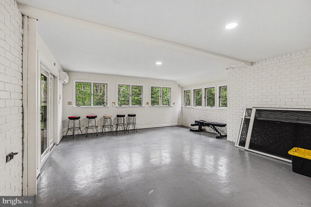 7 RIVER BLUFFS DR, FREDERICKSBURG, Virginia 22407, 4 Bedrooms Bedrooms, ,2 BathroomsBathrooms,Residential,7 RIVER BLUFFS DR,VASP2040956 MLS # VASP2040956