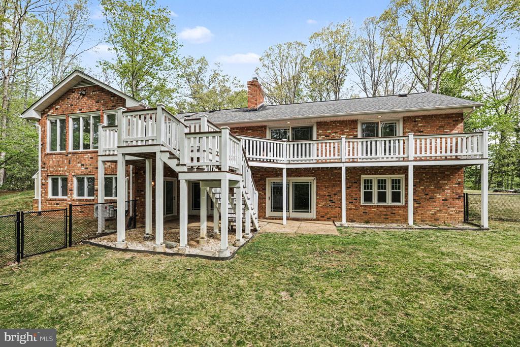 7 RIVER BLUFFS DR, FREDERICKSBURG, Virginia 22407, 4 Bedrooms Bedrooms, ,2 BathroomsBathrooms,Residential,7 RIVER BLUFFS DR,VASP2040956 MLS # VASP2040956