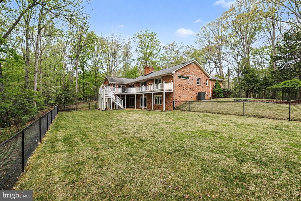 7 RIVER BLUFFS DR, FREDERICKSBURG, Virginia 22407, 4 Bedrooms Bedrooms, ,2 BathroomsBathrooms,Residential,7 RIVER BLUFFS DR,VASP2040956 MLS # VASP2040956