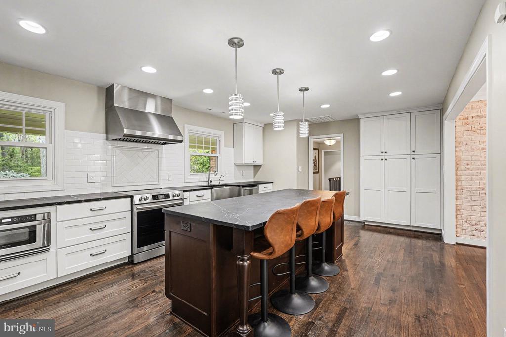 7 RIVER BLUFFS DR, FREDERICKSBURG, Virginia 22407, 4 Bedrooms Bedrooms, ,2 BathroomsBathrooms,Residential,7 RIVER BLUFFS DR,VASP2040956 MLS # VASP2040956