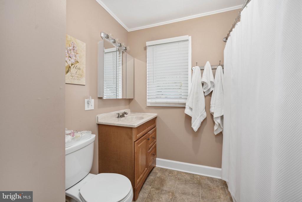 120 MCLAWS ST E, FREDERICKSBURG, Virginia 22408, 2 Bedrooms Bedrooms, ,1 BathroomBathrooms,Residential,120 MCLAWS ST E,VASP2040930 MLS # VASP2040930