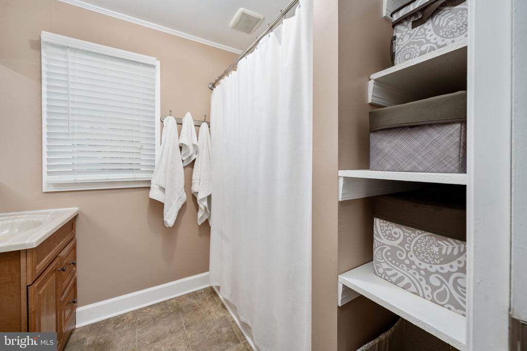 120 MCLAWS ST E, FREDERICKSBURG, Virginia 22408, 2 Bedrooms Bedrooms, ,1 BathroomBathrooms,Residential,120 MCLAWS ST E,VASP2040930 MLS # VASP2040930