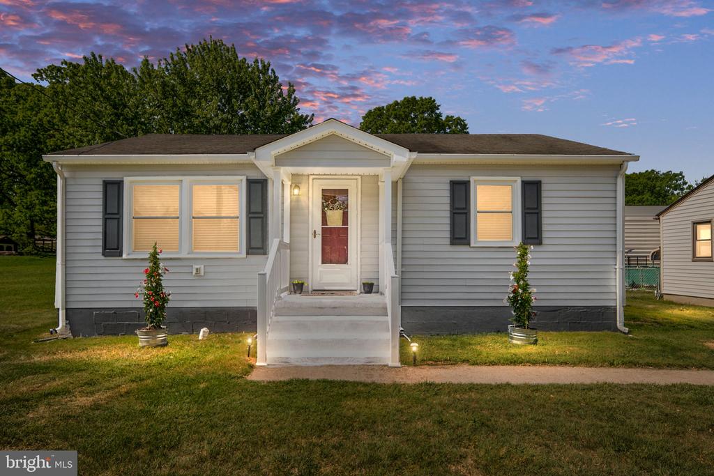 120 MCLAWS ST E, FREDERICKSBURG, Virginia 22408, 2 Bedrooms Bedrooms, ,1 BathroomBathrooms,Residential,120 MCLAWS ST E,VASP2040930 MLS # VASP2040930