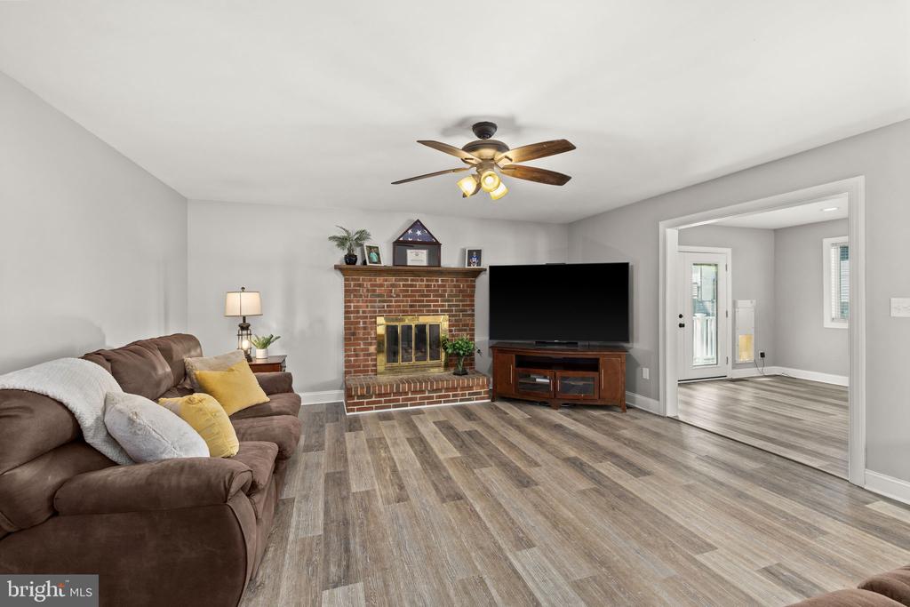 5313 LEAVELLS CROSSING DR, FREDERICKSBURG, Virginia 22407, 4 Bedrooms Bedrooms, ,2 BathroomsBathrooms,Residential,5313 LEAVELLS CROSSING DR,VASP2041098 MLS # VASP2041098