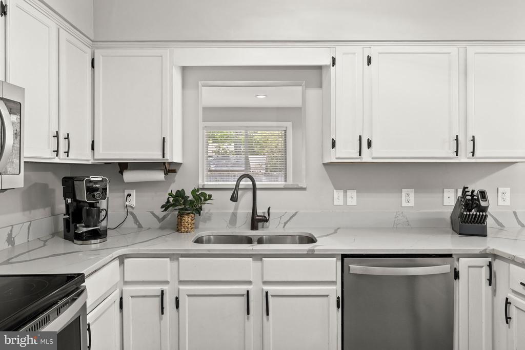 5313 LEAVELLS CROSSING DR, FREDERICKSBURG, Virginia 22407, 4 Bedrooms Bedrooms, ,2 BathroomsBathrooms,Residential,5313 LEAVELLS CROSSING DR,VASP2041098 MLS # VASP2041098