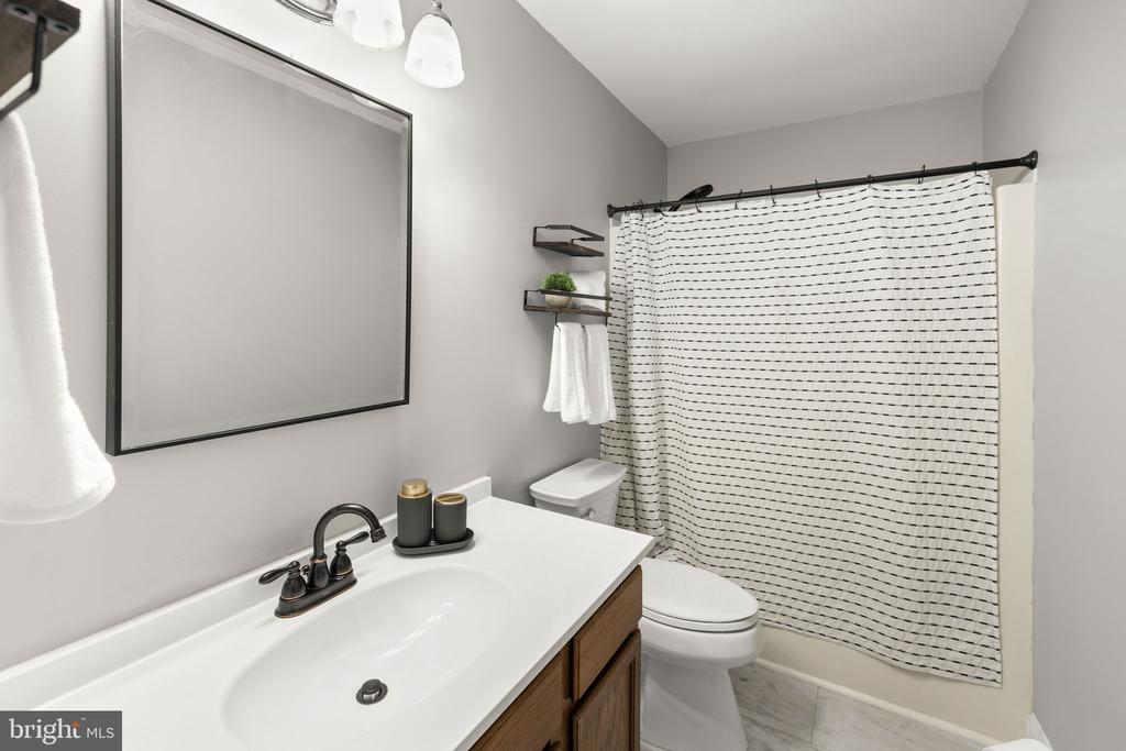 5313 LEAVELLS CROSSING DR, FREDERICKSBURG, Virginia 22407, 4 Bedrooms Bedrooms, ,2 BathroomsBathrooms,Residential,5313 LEAVELLS CROSSING DR,VASP2041098 MLS # VASP2041098