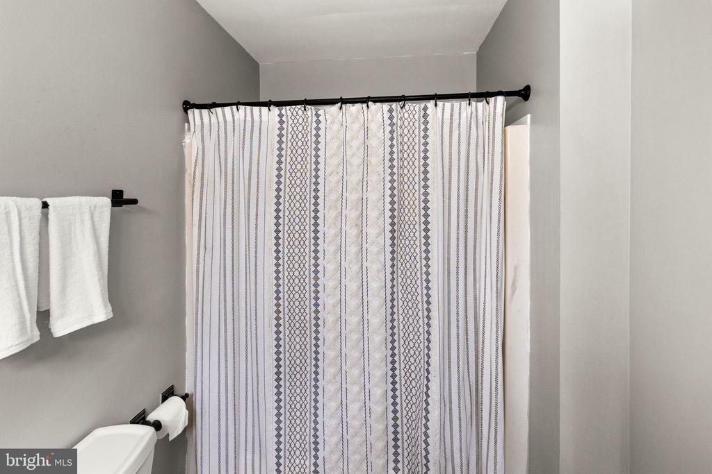 5313 LEAVELLS CROSSING DR, FREDERICKSBURG, Virginia 22407, 4 Bedrooms Bedrooms, ,2 BathroomsBathrooms,Residential,5313 LEAVELLS CROSSING DR,VASP2041098 MLS # VASP2041098